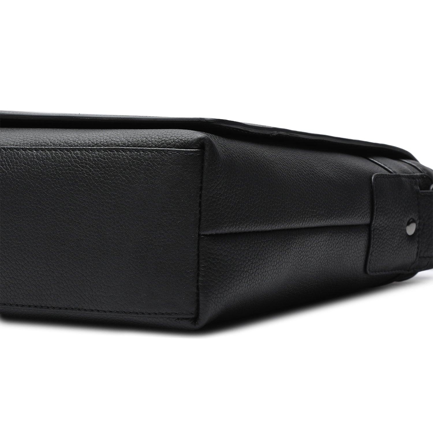 BAGATT Novara Black Leather Messenger Bag