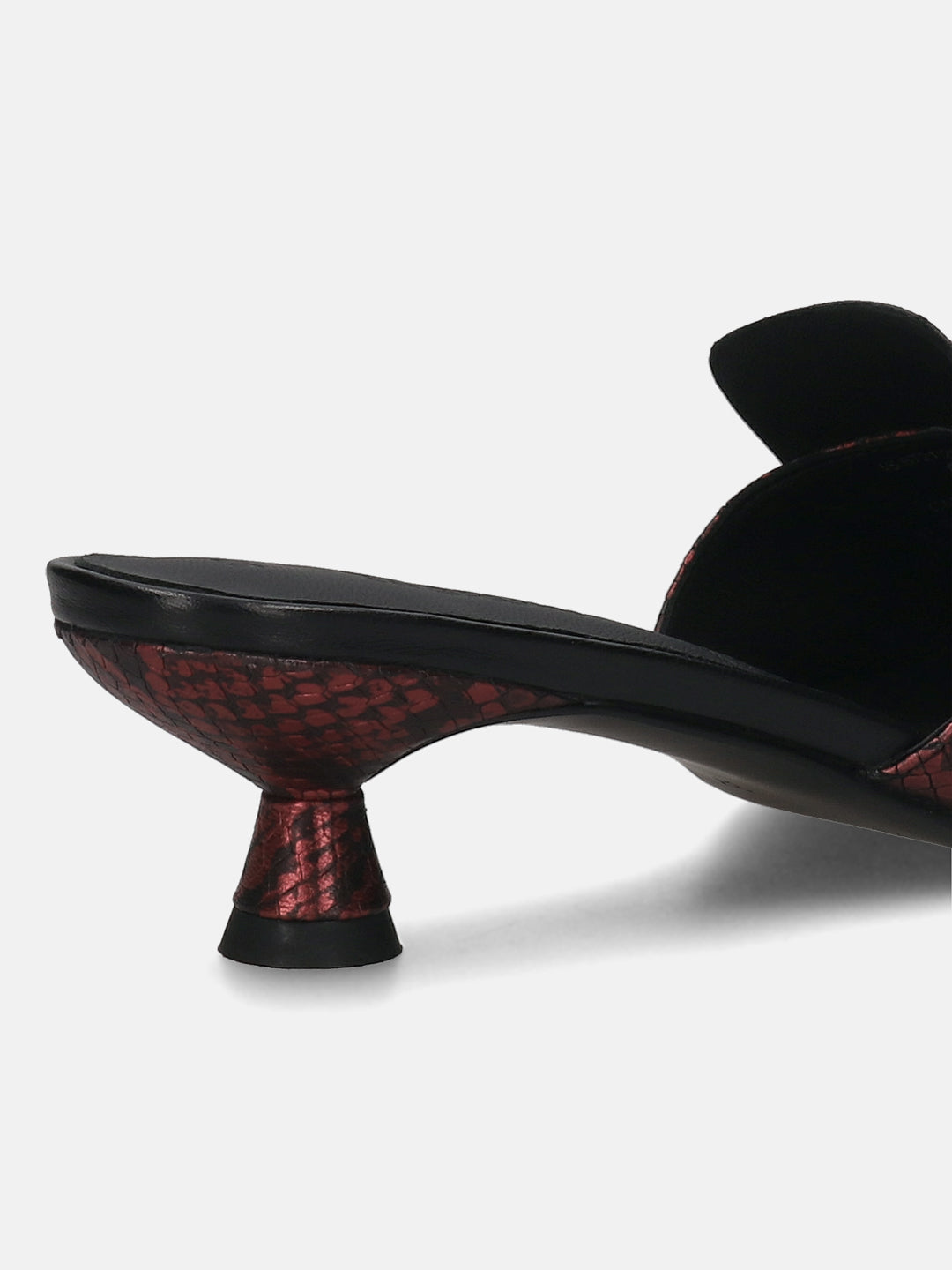 TT.BAGATT  Padma Black  Premium Leather Kitten Heel