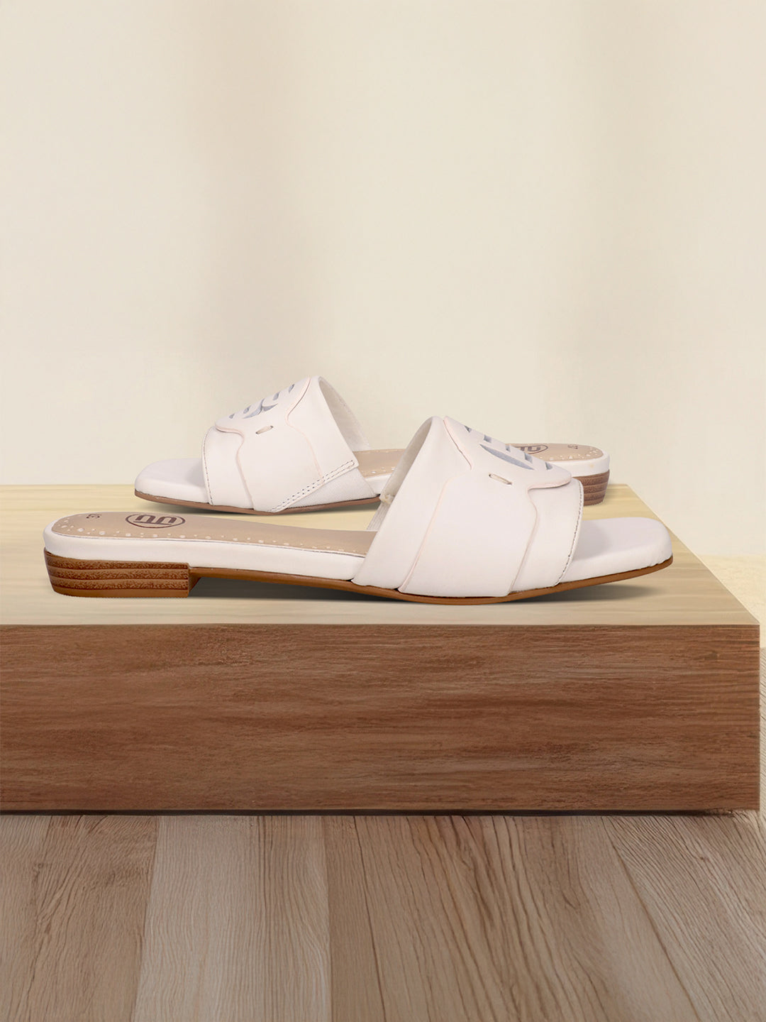 BAGATT Mala White Premium Leather Flat sandals