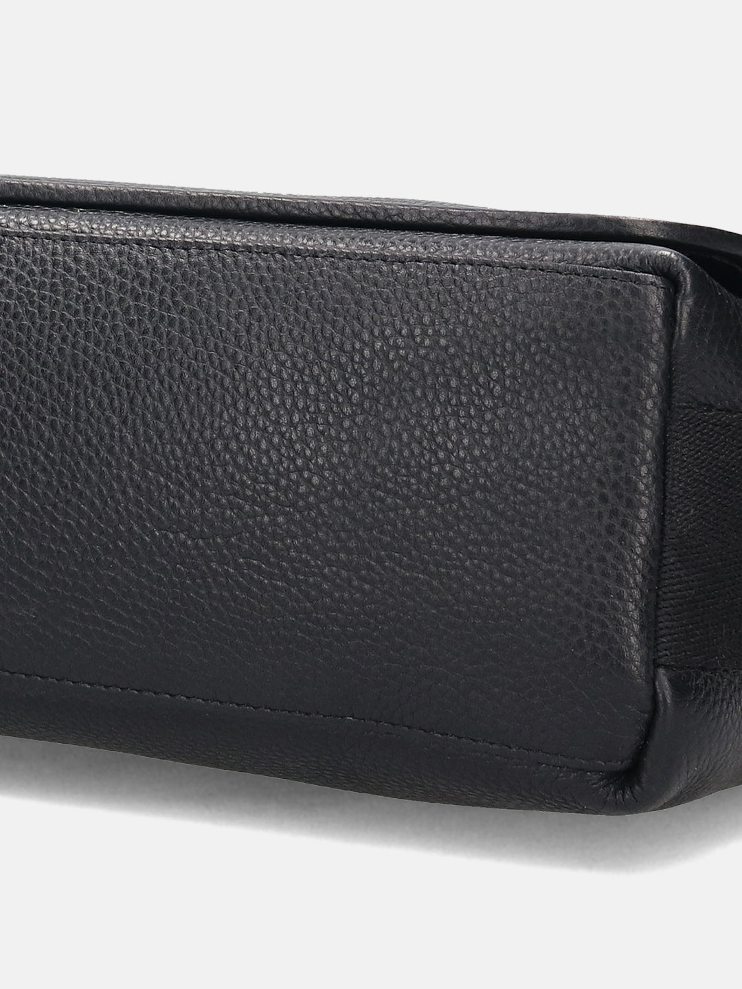 BAGATT Black Wax Leather Messenger Bag