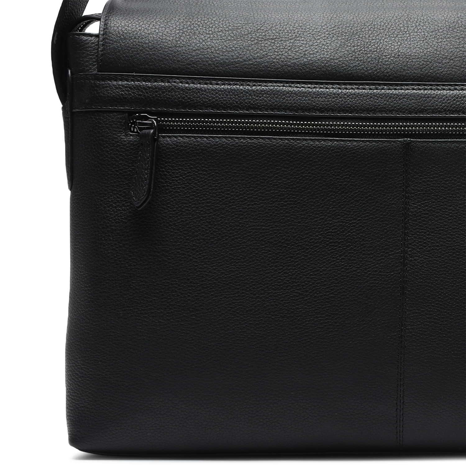 BAGATT Novara Black Leather Messenger Bag