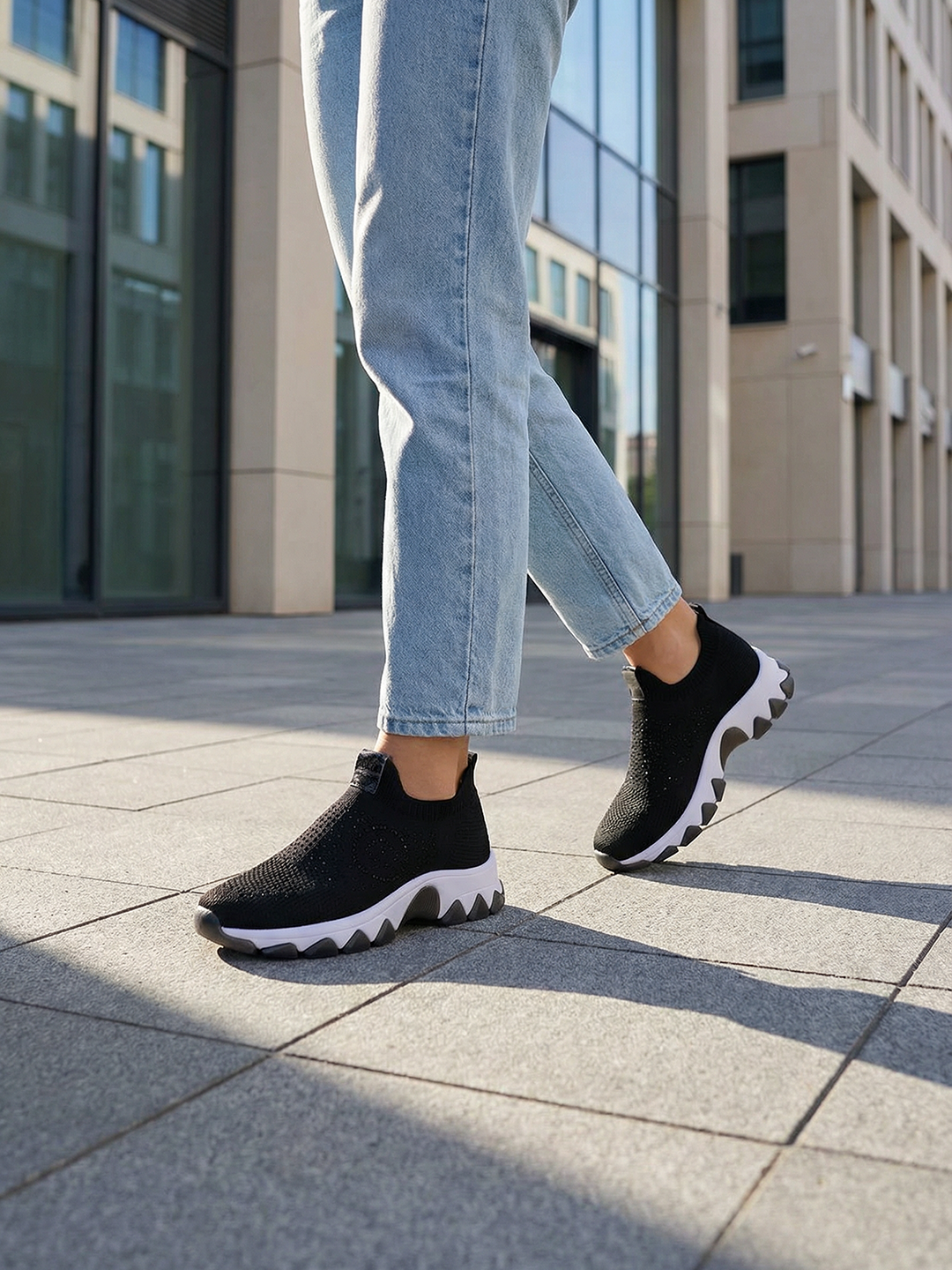 BAGATT Yoko Black Slip-On Sneakers